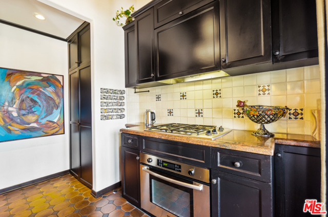 1 Bed Home for Sale in Los Angeles, California