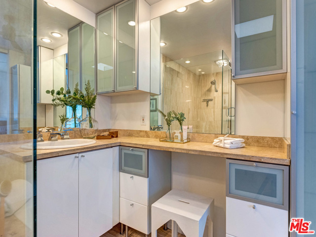 2 Bed Home for Sale in Venice, California