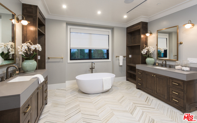 6 Bed Home for Sale in Pacific Palisades, California