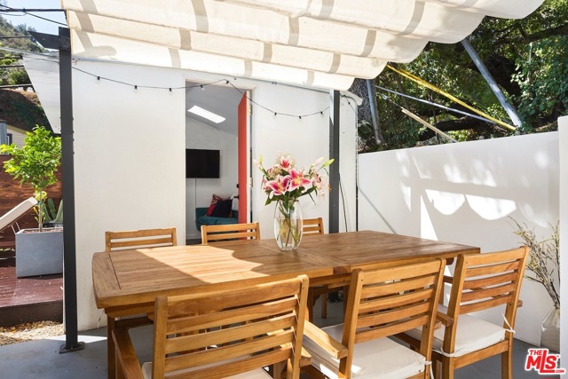 1 Bed Home for Sale in Los Angeles, California