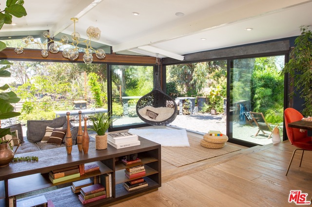 2261 CARRIAGE Drive, Rolling Hills Estates, California 90274, 4 Bedrooms Bedrooms, ,4 BathroomsBathrooms,Residential,Sold,CARRIAGE,19486406