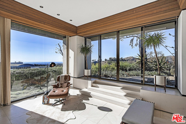 3 Bed Home for Sale in Los Angeles, California
