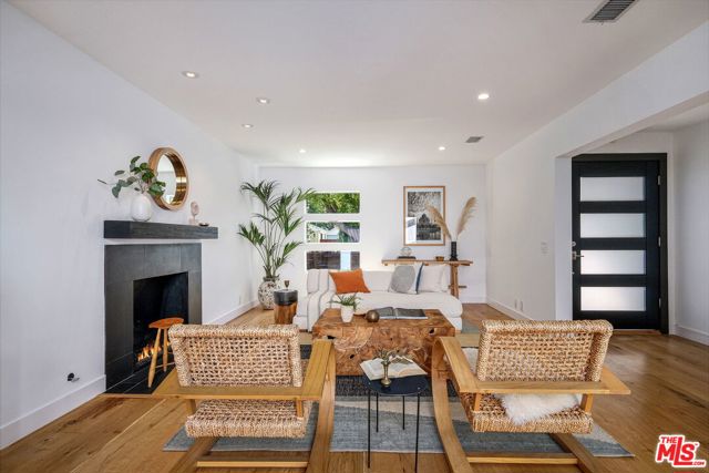 5 Bed Home for Sale in Studio City, California