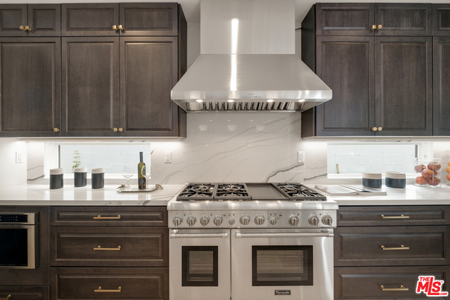 1813 OAK Avenue, Manhattan Beach, California 90266, 5 Bedrooms Bedrooms, ,4 BathroomsBathrooms,Residential,Sold,OAK,19433822