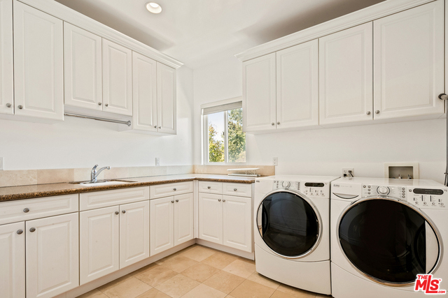 1617 CHESTNUT Avenue, Manhattan Beach, California 90266, 5 Bedrooms Bedrooms, ,4 BathroomsBathrooms,Residential,Sold,CHESTNUT,19510770