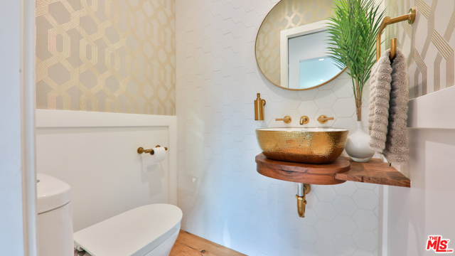 4 Bed Home for Sale in Encino, California