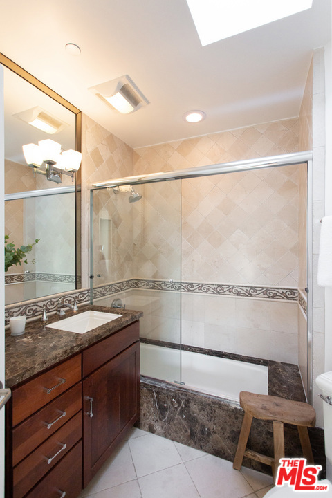 6 Bed Home for Sale in Santa Monica, California