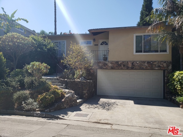 Photo of 14268 ROBLAR Place, Sherman Oaks, CA 91423