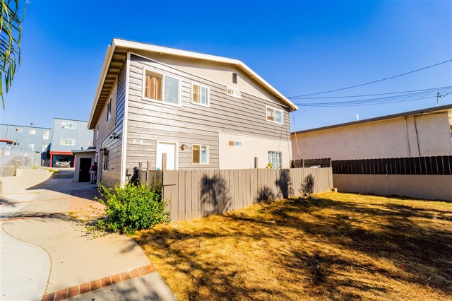 810 Acacia Ave