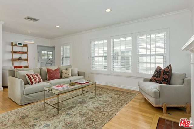 2 Bed Home for Sale in Van Nuys, California