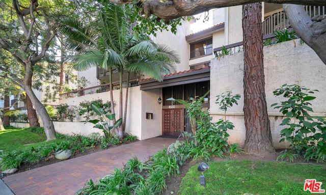 1 Bed Home for Sale in Playa del Rey, California
