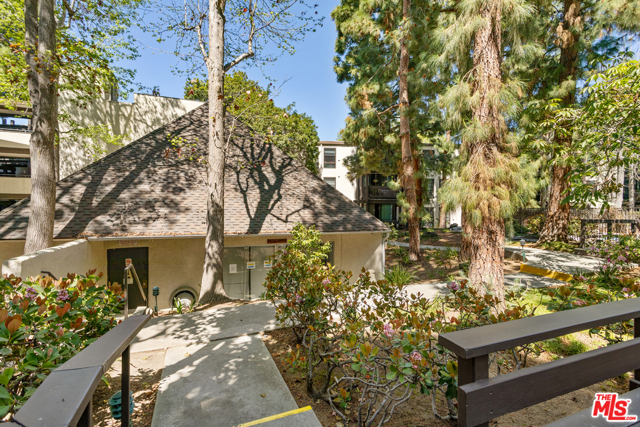 1 Bed Home for Sale in Playa del Rey, California
