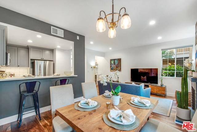 1 Bed Home for Sale in Playa del Rey, California