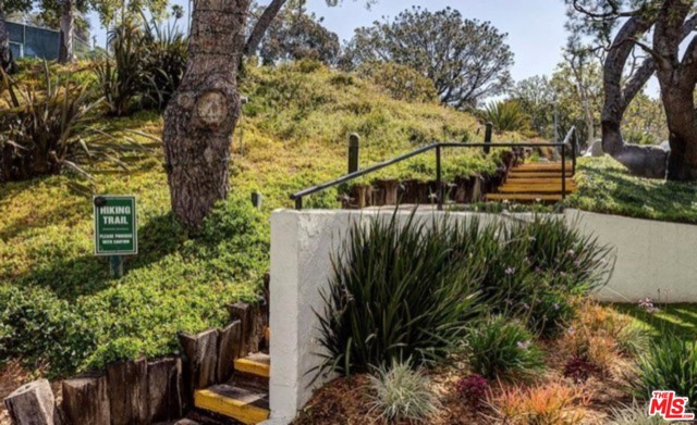 2 Bed Home for Sale in Pacific Palisades, California