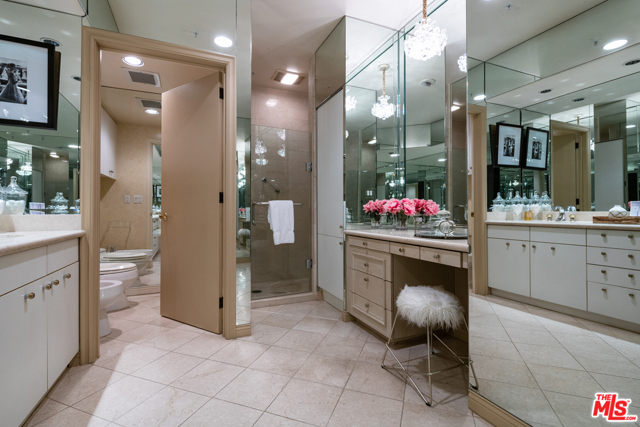 2 Bed Home for Sale in Los Angeles, California