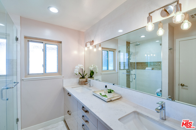 26910 Lunada Circle Drive, Rancho Palos Verdes, California 90275, 4 Bedrooms Bedrooms, ,2 BathroomsBathrooms,Residential,Sold,Lunada Circle,21713154