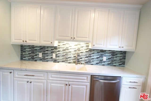 QUARTZ COUNTER TOPS