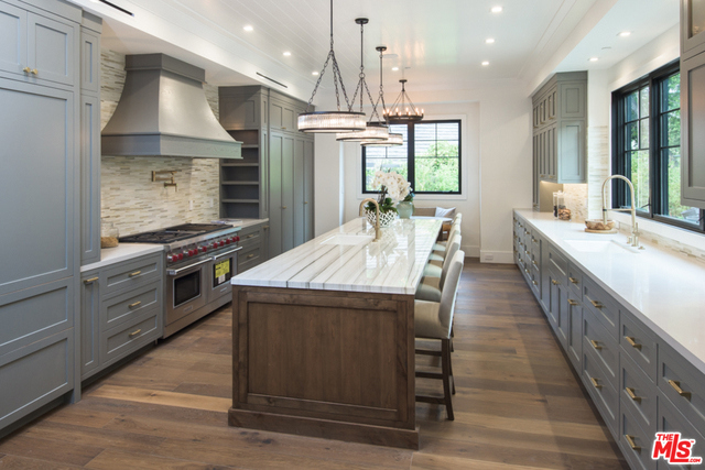 6 Bed Home for Sale in Pacific Palisades, California