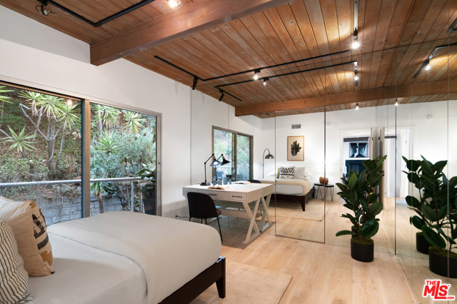 2 Bed Home for Sale in Los Angeles, California