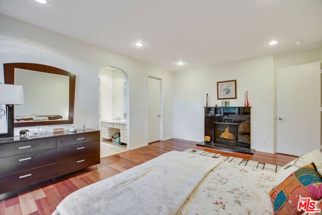2 Bed Home for Sale in Los Angeles, California