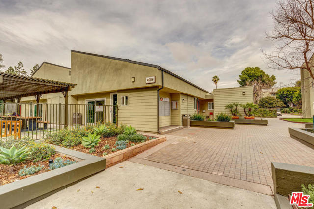 2 Bed Home for Sale in Culver City, California