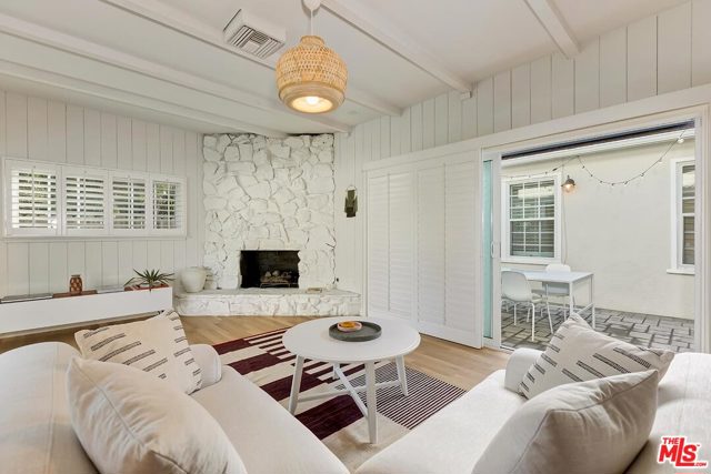 2 Bed Home for Sale in Van Nuys, California
