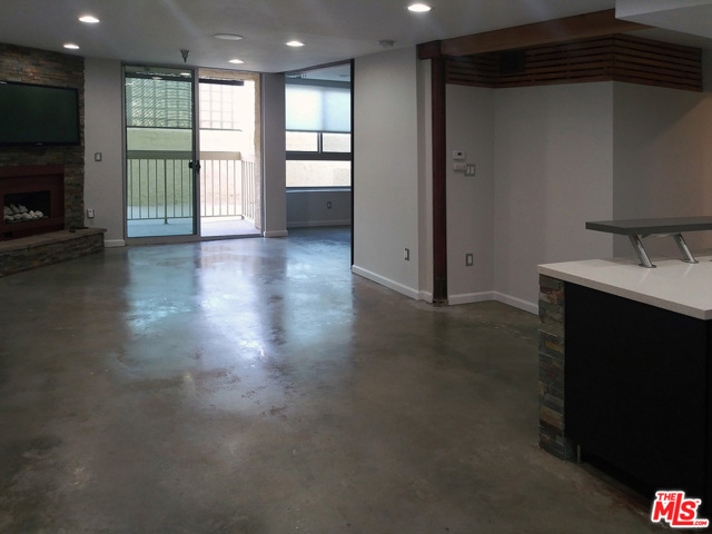 1 Bed Home for Sale in North Hollywood, California