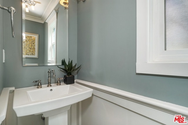 3 Bed Home for Sale in Sherman Oaks, California