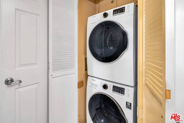 1 Bed Home for Sale in Playa del Rey, California