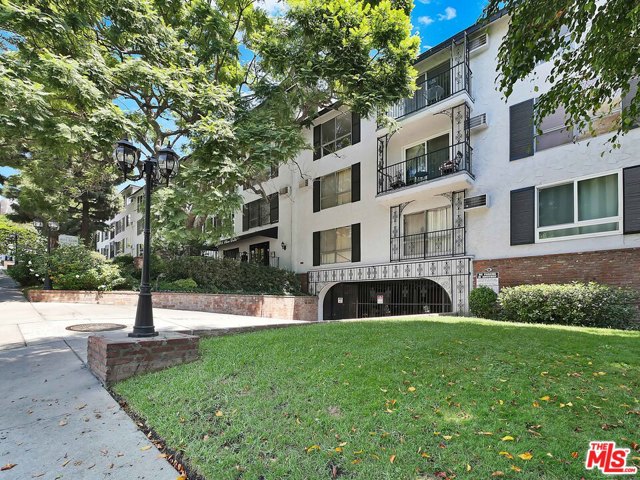 1 Bed Home for Sale in West Hollywood, California