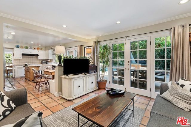 5 Bed Home for Sale in Encino, California