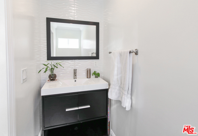 4 Bed Home for Sale in Studio City, California