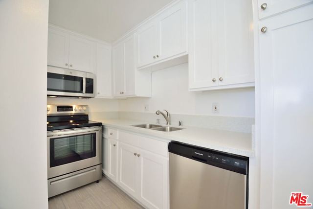  Income Home for Sale in Santa Monica, California