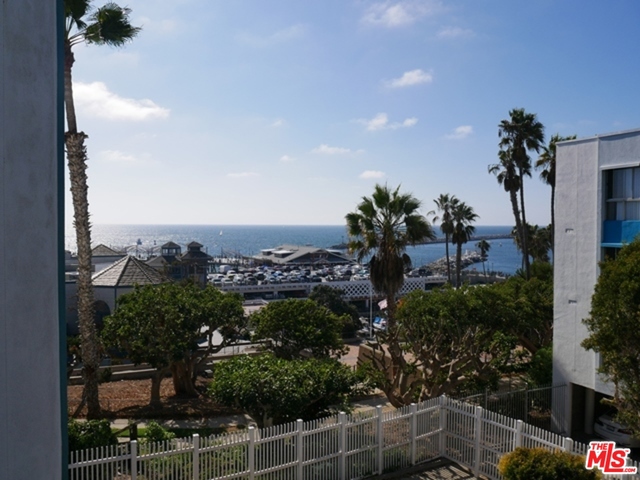 610 THE VILLAGE, Redondo Beach, California 90277, 1 Bedroom Bedrooms, ,1 BathroomBathrooms,Residential,Sold,THE VILLAGE,18390044