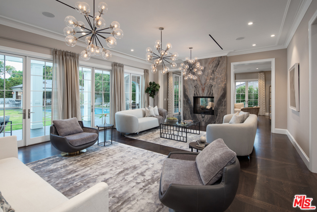 7 Bed Home for Sale in Los Angeles, California