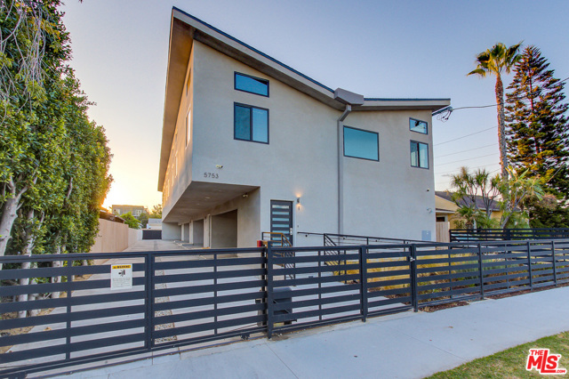  Income Home for Sale in North Hollywood, California