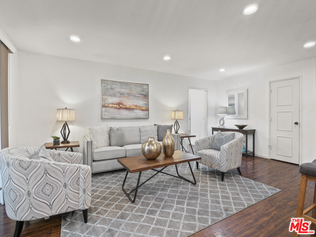 1 Bed Home for Sale in Los Angeles, California