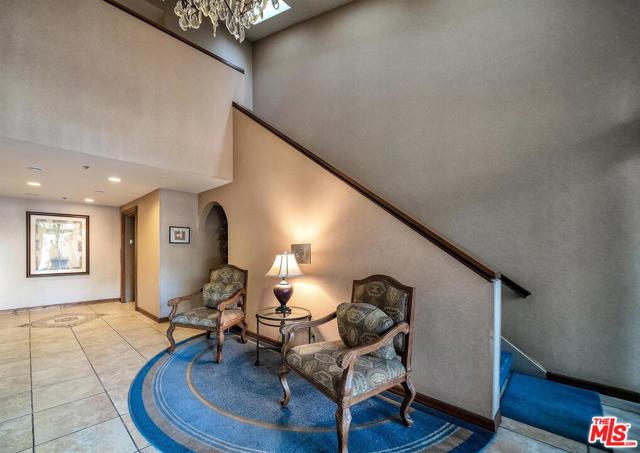 1 Bed Home for Sale in Playa del Rey, California
