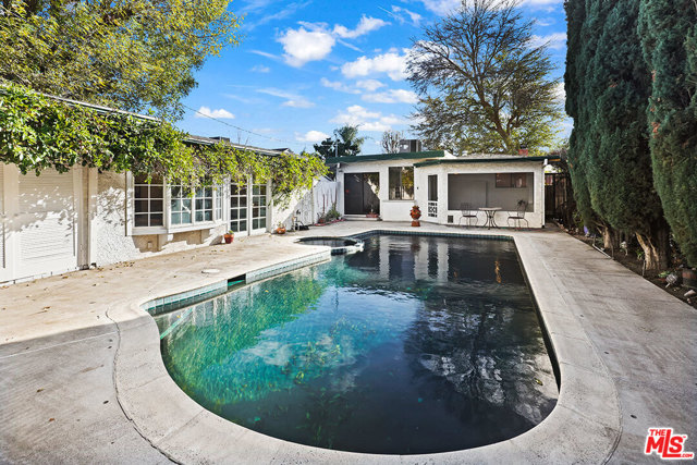 3 Bed Home for Sale in Lake Balboa, California