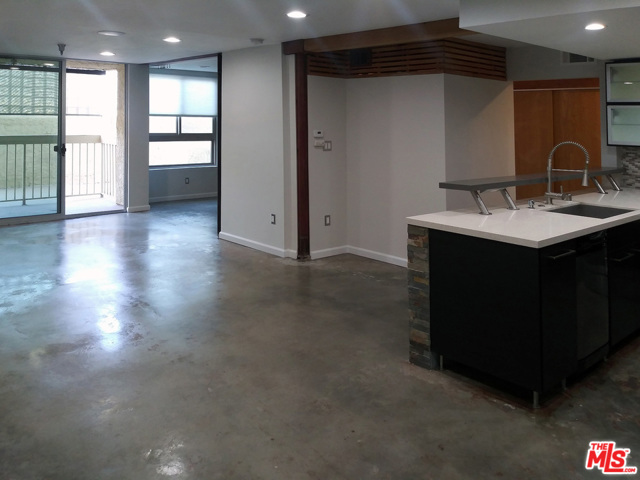 1 Bed Home for Sale in North Hollywood, California
