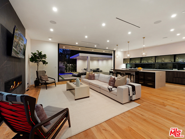 4 Bed Home for Sale in Los Angeles, California