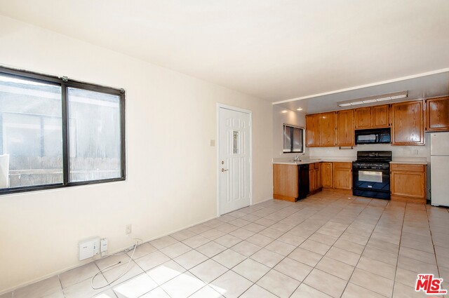 Dining Area / Kitchen - 445