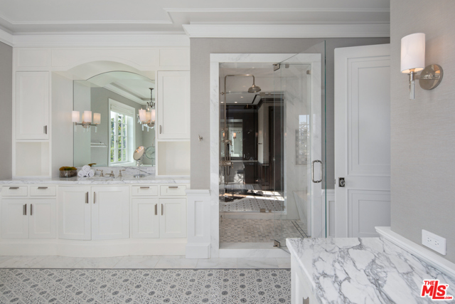 7 Bed Home for Sale in Los Angeles, California