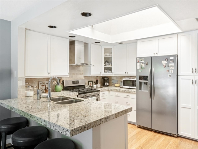 Photo #2: 200027650 Listing 