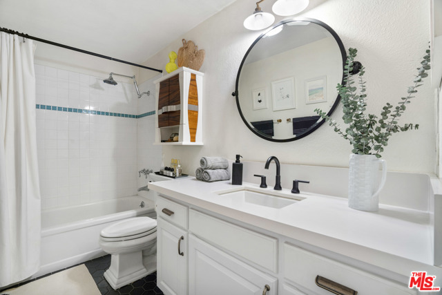 2 Bed Home for Sale in Los Angeles, California
