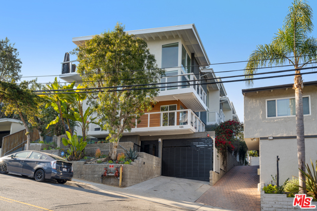 2 Bed Home for Sale in Santa Monica, California