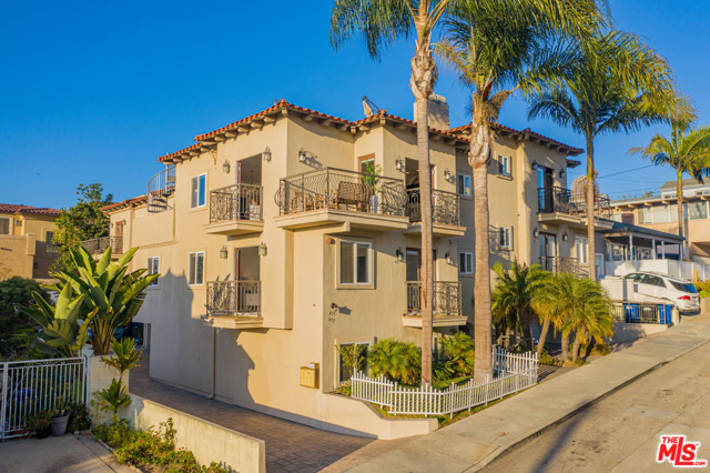 651 9th Street, Hermosa Beach, California 90254, 4 Bedrooms Bedrooms, ,4 BathroomsBathrooms,Residential,Sold,9th,20656988