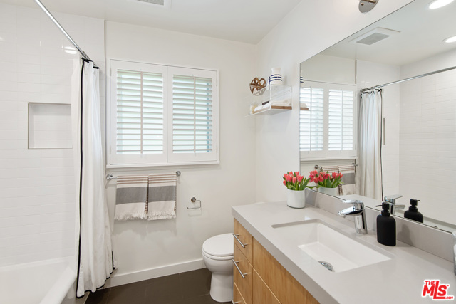 3 Bed Home for Sale in Encino, California