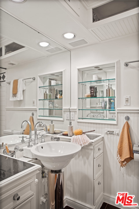 1 Bed Home for Sale in West Hollywood, California