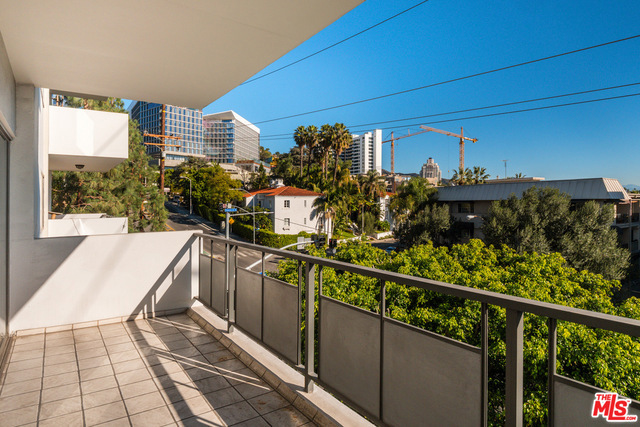 1 Bed Home for Sale in West Hollywood, California